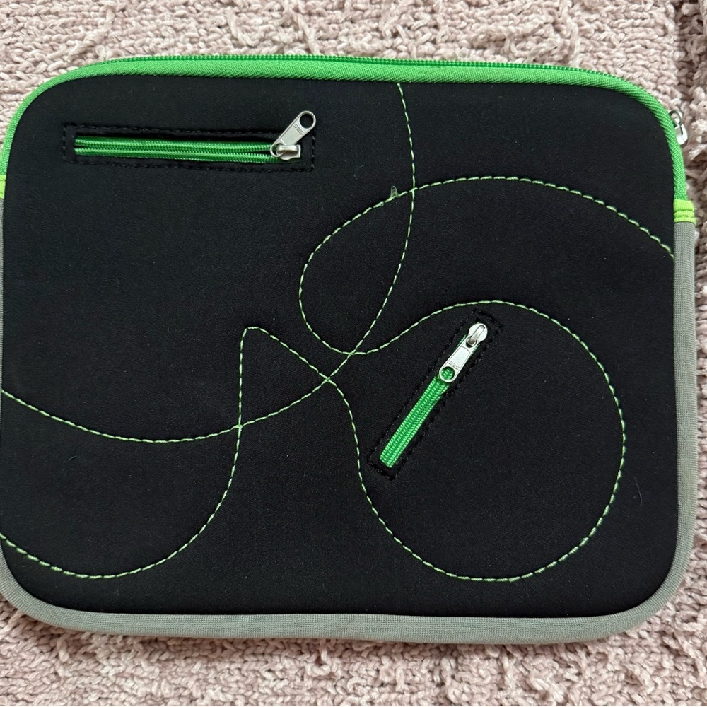 LooptWorks Green and Black Tablet Sleeve